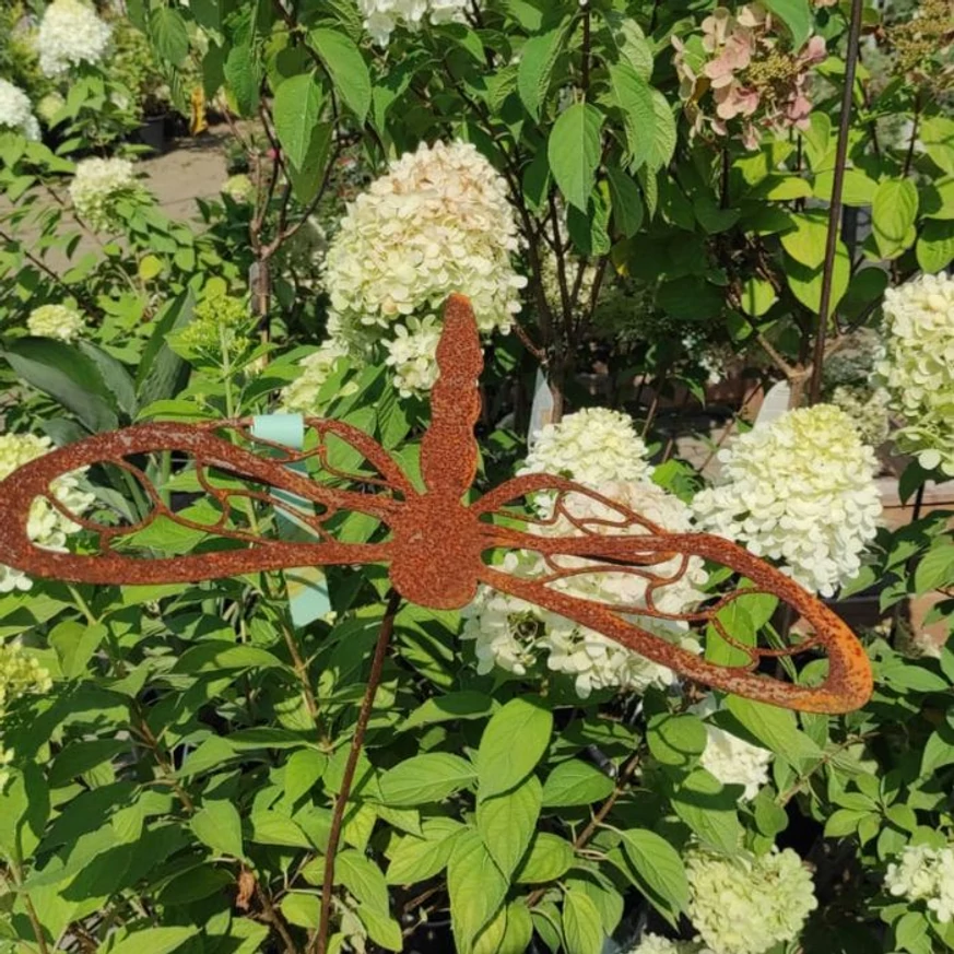 Decorație în formă de libelulă, realizat manual. 
